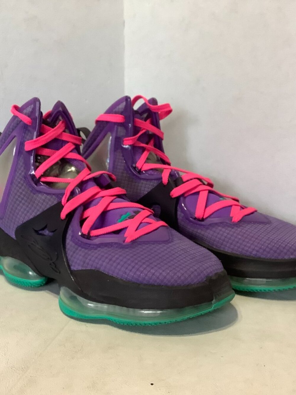 Nike LeBron 19 XIX DJ High Top Basketball Shoes Purple Pink Wild Berry Size 13 - Picture 3 of 12